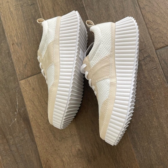 NWOT! Women's Cooper Lace-Up Platform Sneakers, 9 - Picture 7 of 12